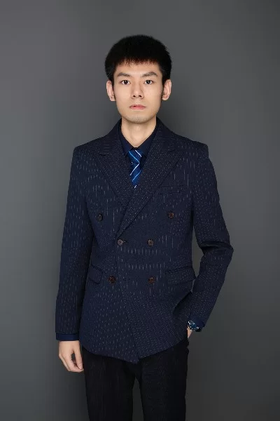 代翔