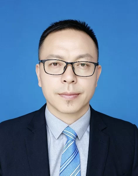 周弢